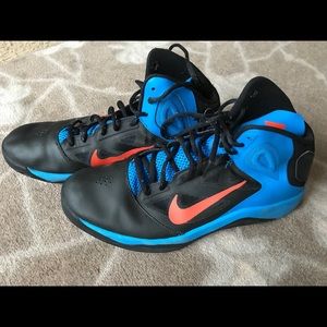 Men’s Nike shoes size 12